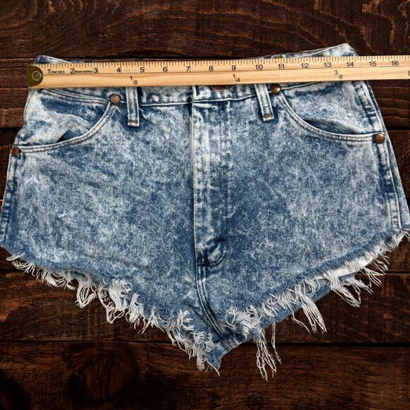 Wrangler Vintage High Waisted Acid Wash Micro Cut Off Frayed Denim Shorts 32 - Picture 7 of 10
